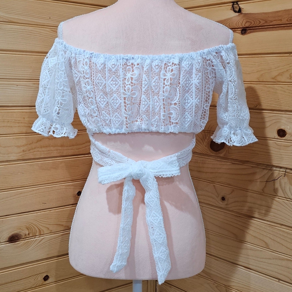 White Off-Shoulder Short Sleeve Crop Top